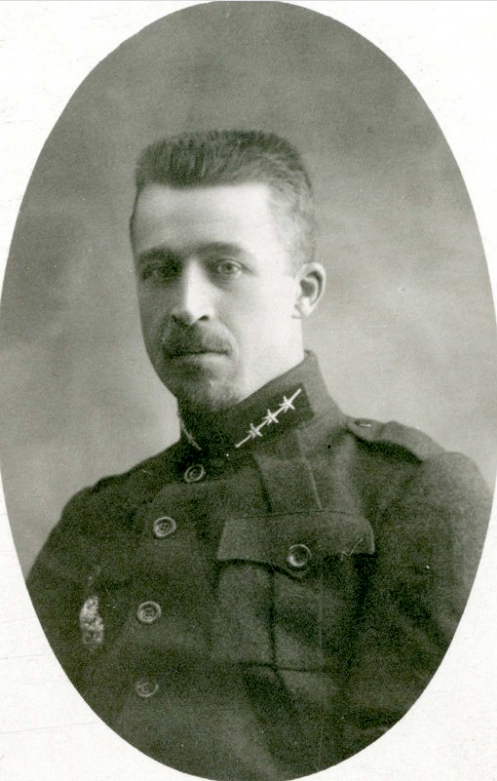 Pāvils Mucenieks